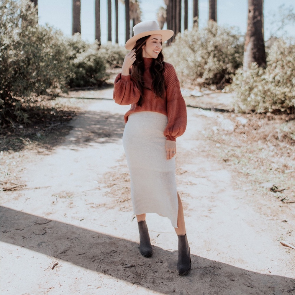 VICI Miley Knit Midi Skirt, cream